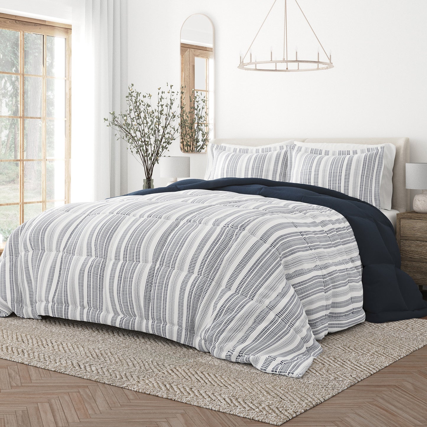 Farmhouse Dreams Reversible Down-Alternative Comforter